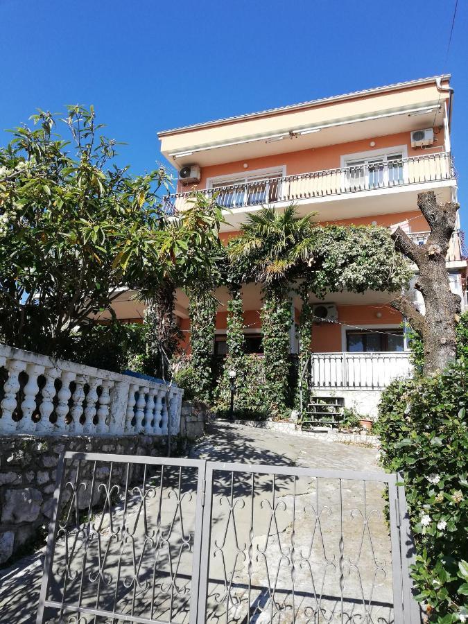 Apartmani Žafaranić Crikvenica Bagian luar foto